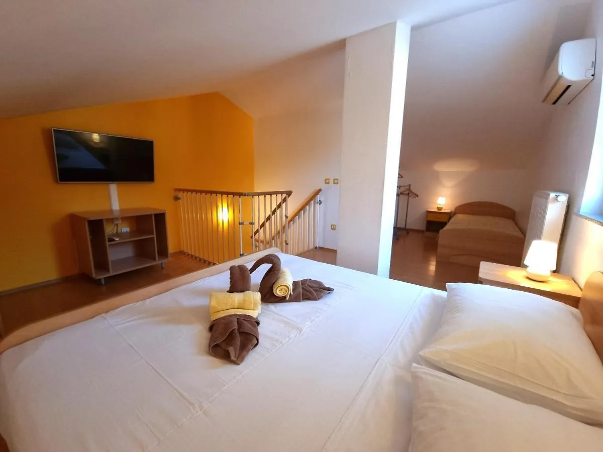 Apartments Kay Baška Kroatien