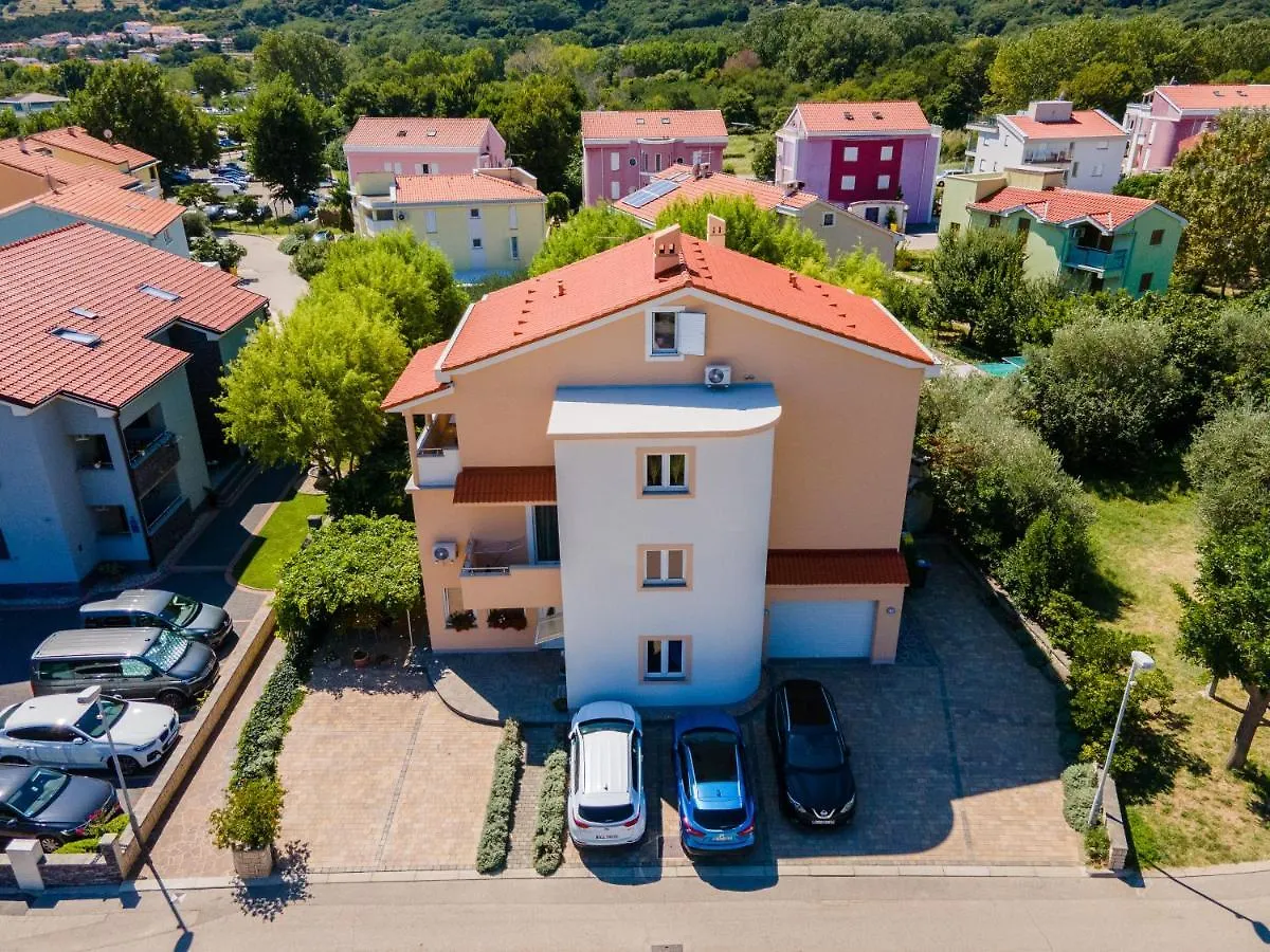 Apartments Kay Baška 0*,